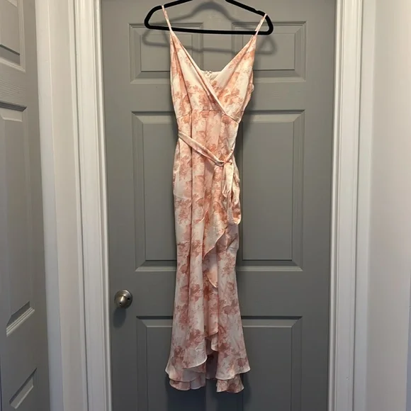 Vestique - Pink Floral Maxi Dress - Picture 2 of 8